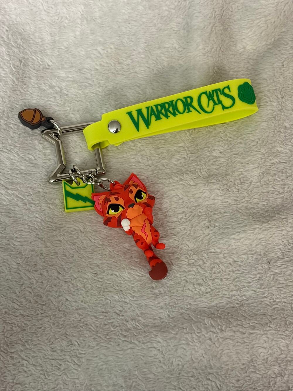 SquirrelFlight - Warrior Cats Mystery Charms NEW